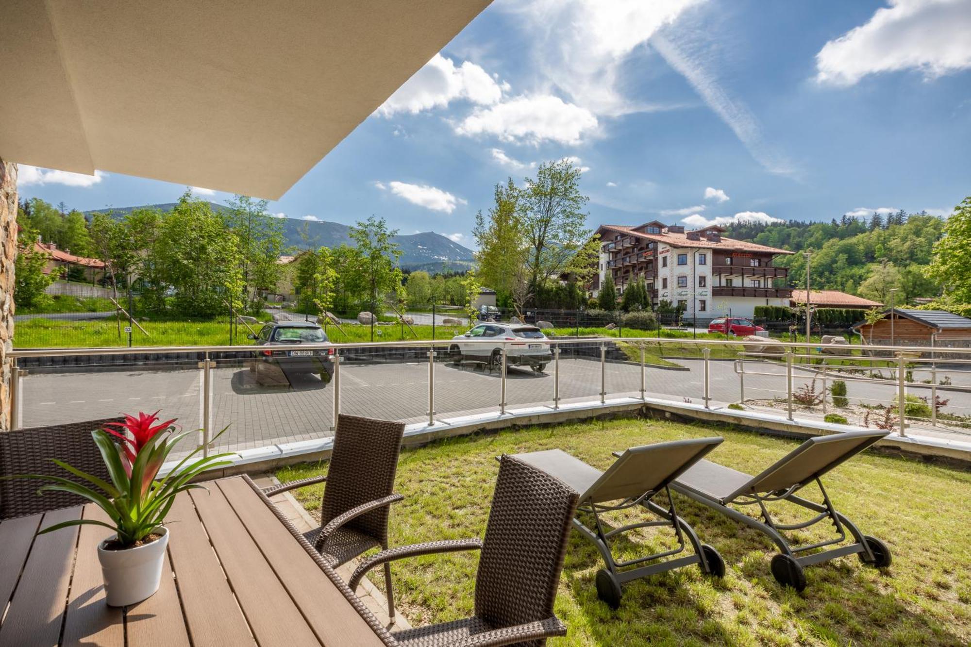 Apartamenty Bluesky: Mountain View Retreat in Karpacz Room photo