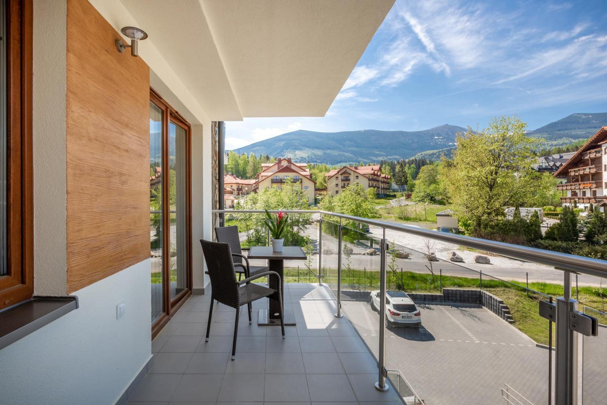 Apartamenty Bluesky: Mountain View Retreat in Karpacz Room photo
