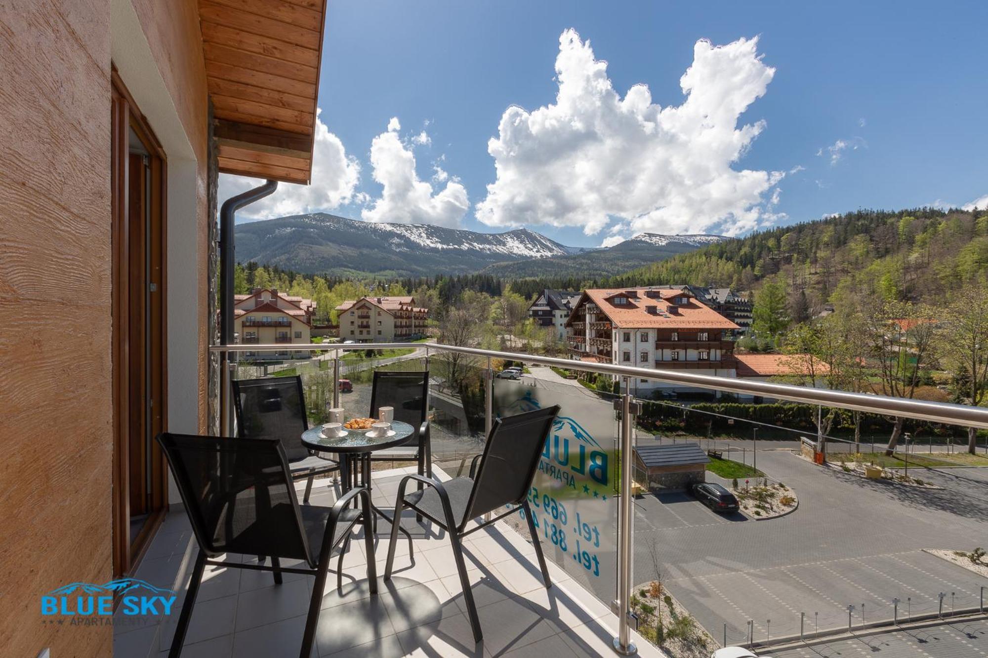 Apartamenty Bluesky: Mountain View Retreat in Karpacz Room photo